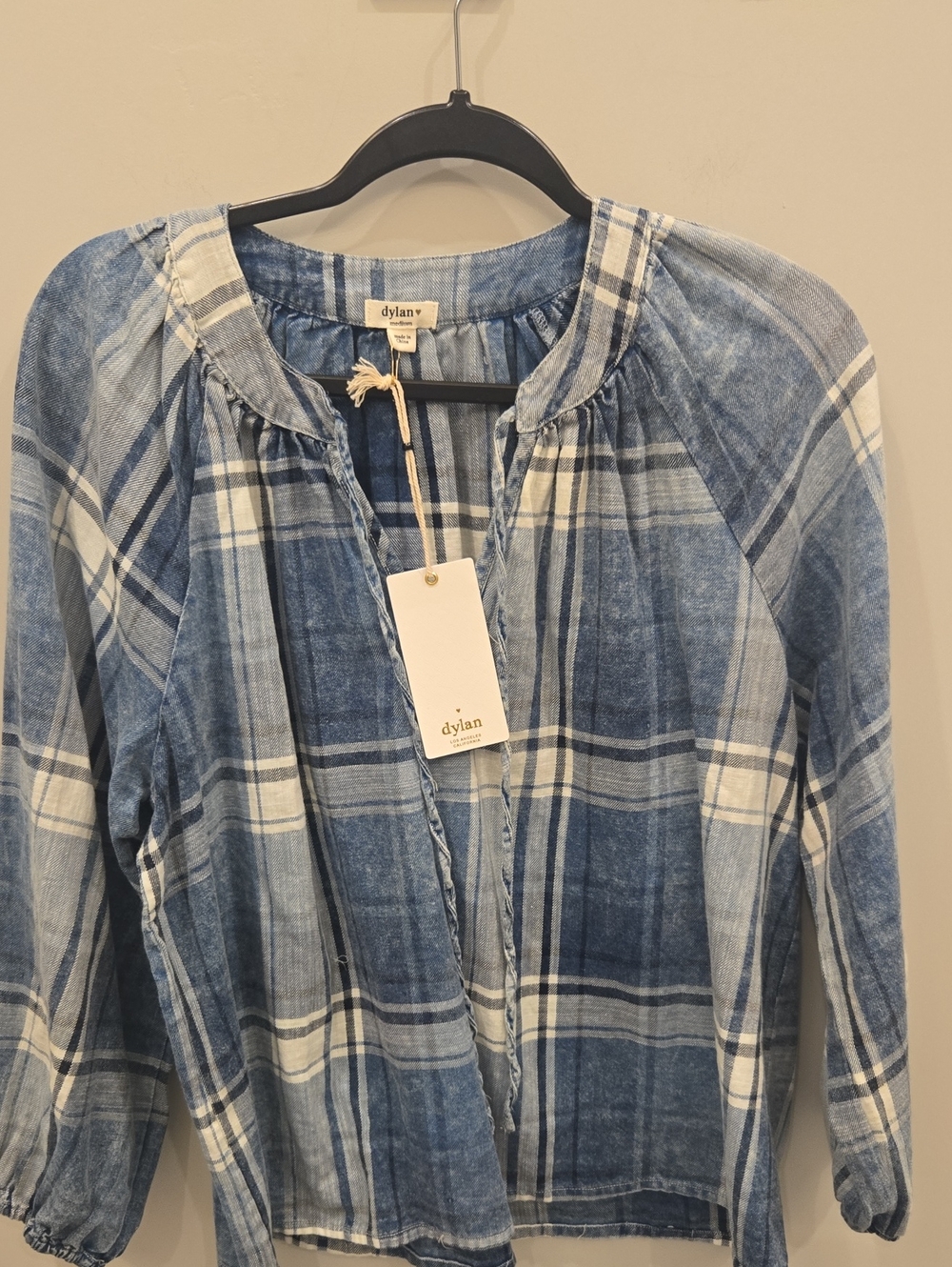 NWT dylan blue plaid women’s blouse. Size Medium.